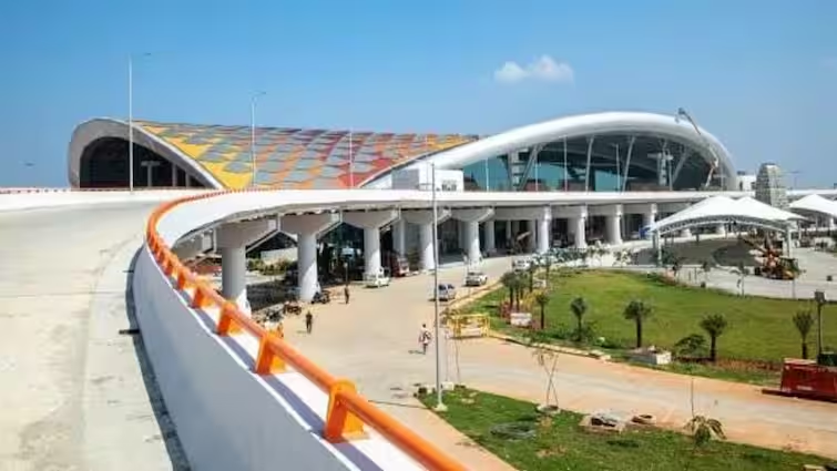 திருச்சி சர்வதேச விமான நிலையத்தின் புதிய முனையத்தில் ஆட்டோக்கள் பயணிகளை இறக்கி, ஏற்றிக்கொள்ள விமான நிலைய ஆணையம் அனுமதி அளித்துள்ளது